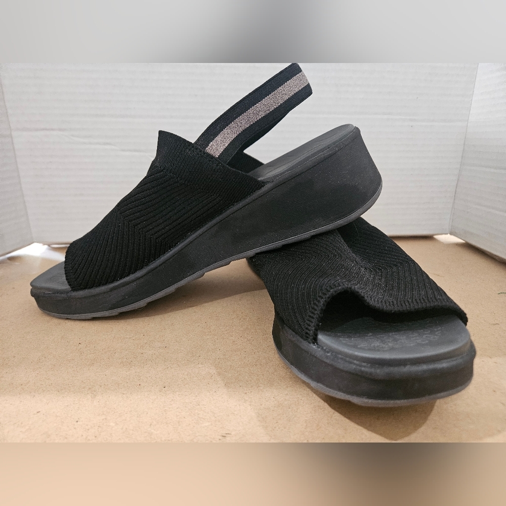 Bzees Sandals Slingback Size 9. (Bin19) - Picture 4 of 10